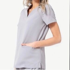 {S} FIGS Technical Collection Casma Top